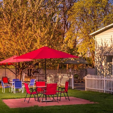 Maple Leaf Motel Shady Cove Экстерьер фото