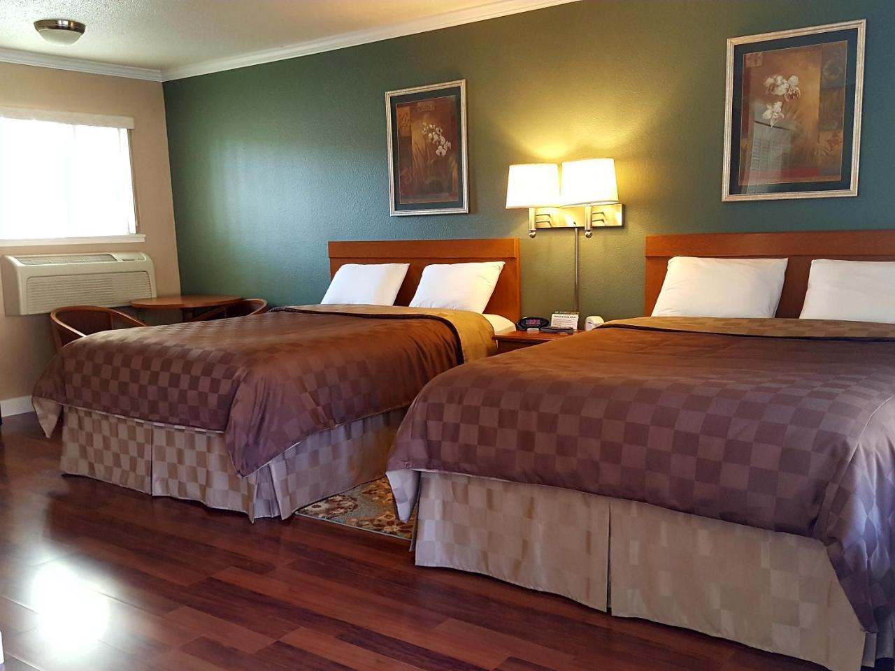 Maple Leaf Motel Shady Cove Экстерьер фото